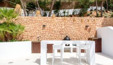 Resa estates huis kopen Ibiza es cubells villa outdoor.jpg